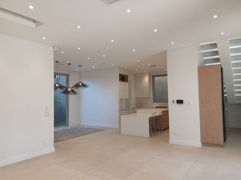 North Facing Stunning Brand New 4 bed 4 bath Cluster Home Corner Unit with backup power-Pet Friendly-Gated Community - Photo 8