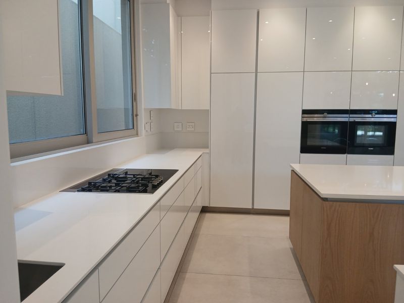 North Facing Stunning Brand New 4 bed 4 bath Cluster Home Corner Unit with backup power-Pet Friendly-Gated Community - Photo 6
