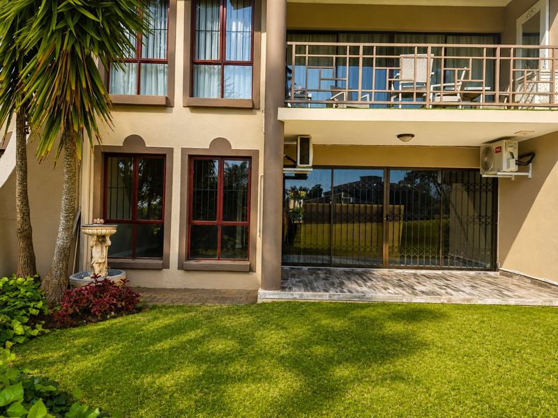 Stunning Newly Renovated 2 Bedroom Garden Apartment in Sought-After Lonehill - Photo 3