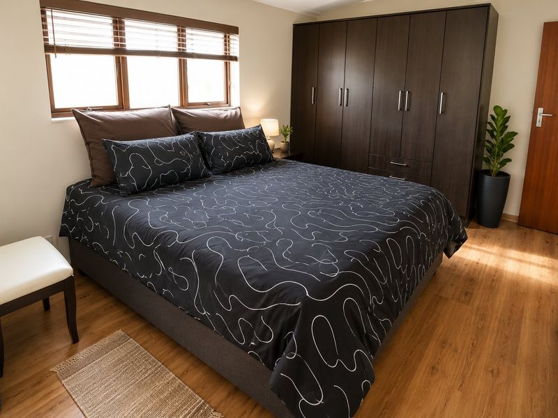 Neat family home in Heather Park  - Photo 10