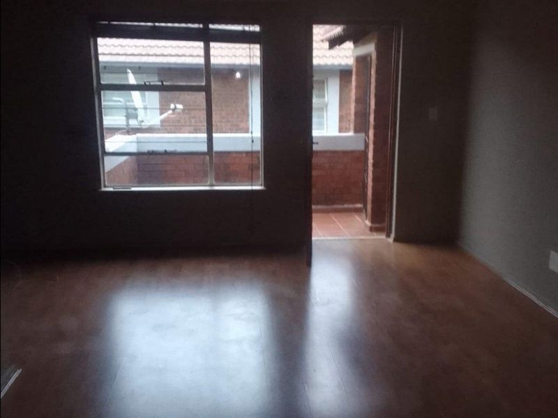 1-Bedroom First-Floor Apartment forsale  in Glen Marais - Photo 6