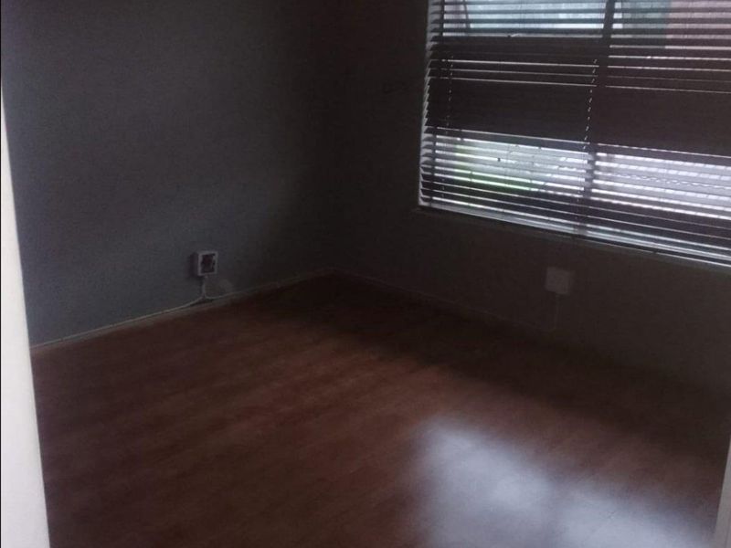1-Bedroom First-Floor Apartment forsale  in Glen Marais - Photo 5