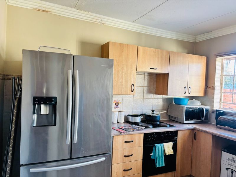 Elegant 3-Bedroom 2.5  bathrooms Duplex Home for sale in Centurion ,Kosmosdal - Photo 9