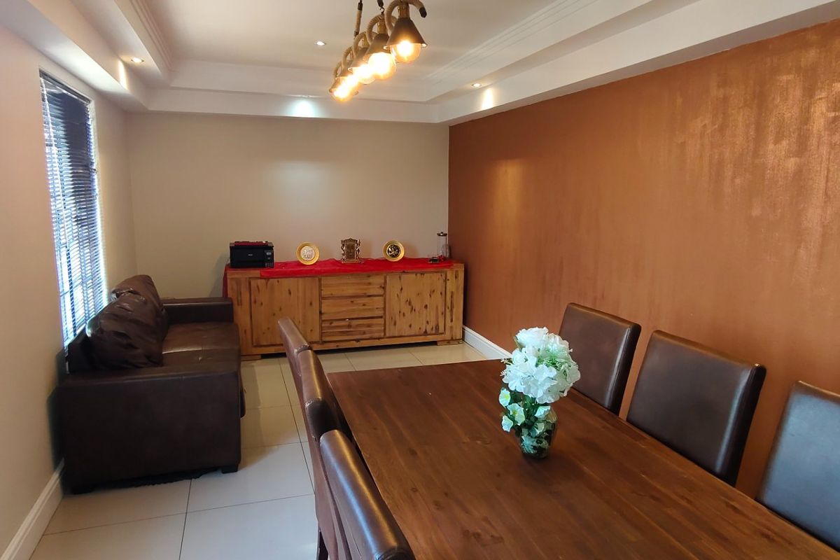 4 Bedroom House For Sale In Strandfontein (Old Village) on a huge erf of 450m2 - Photo 5