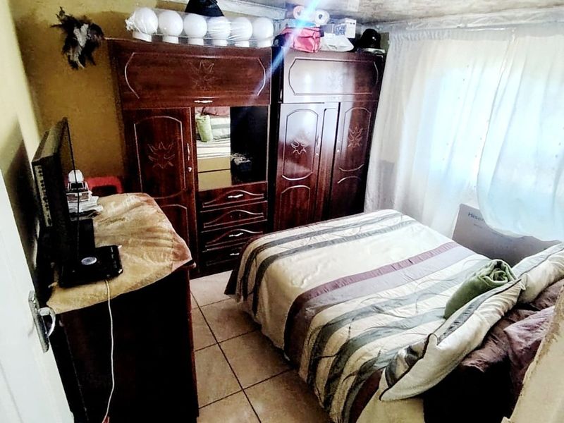 4 Bedroom House for Sale in Mdantsane  - Photo 7