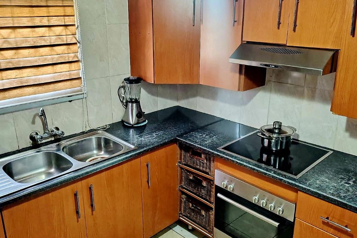 4 Bedroom House for Sale in Mdantsane  - Photo 5