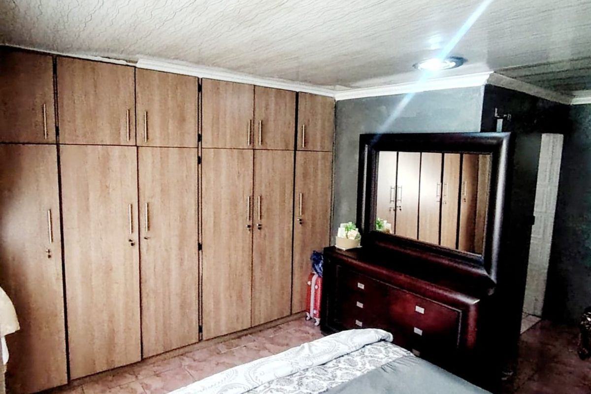 4 Bedroom House for Sale in Mdantsane  - Photo 4
