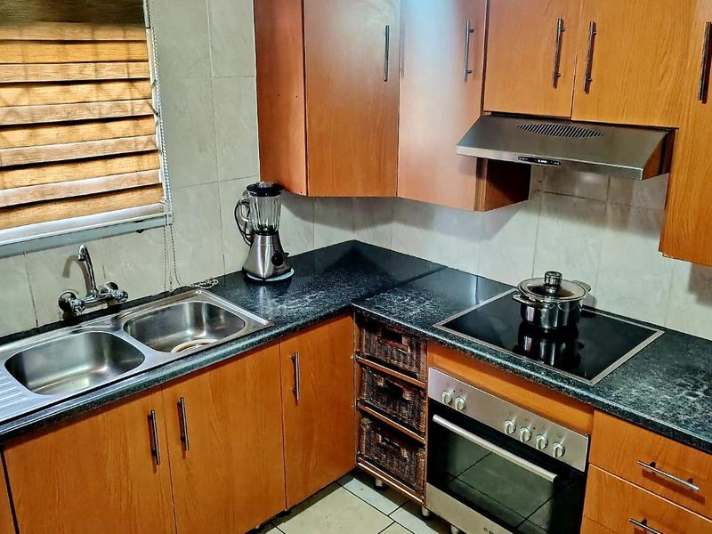 4 Bedroom House for Sale in Mdantsane  - Photo 5