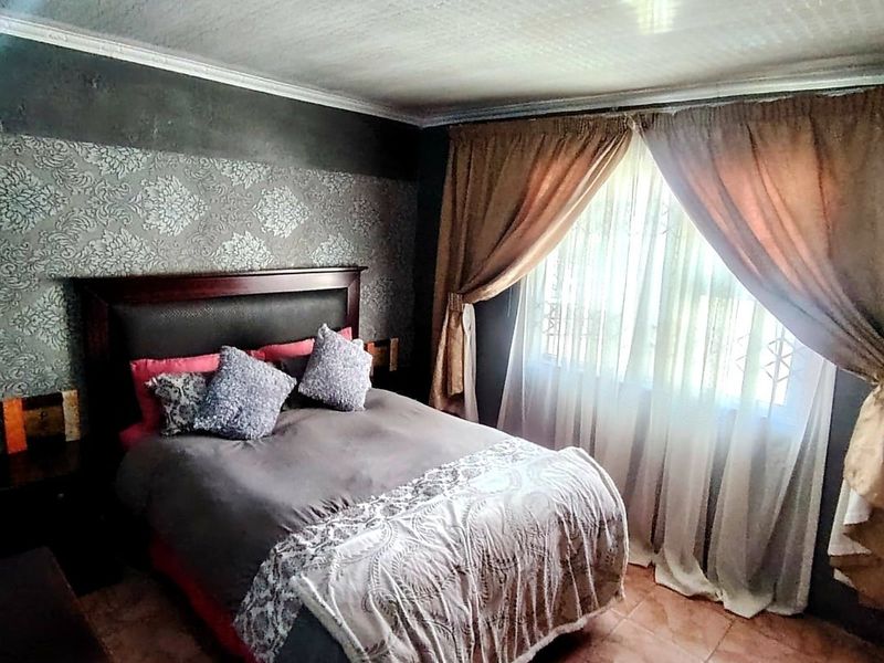 4 Bedroom House for Sale in Mdantsane  - Photo 10