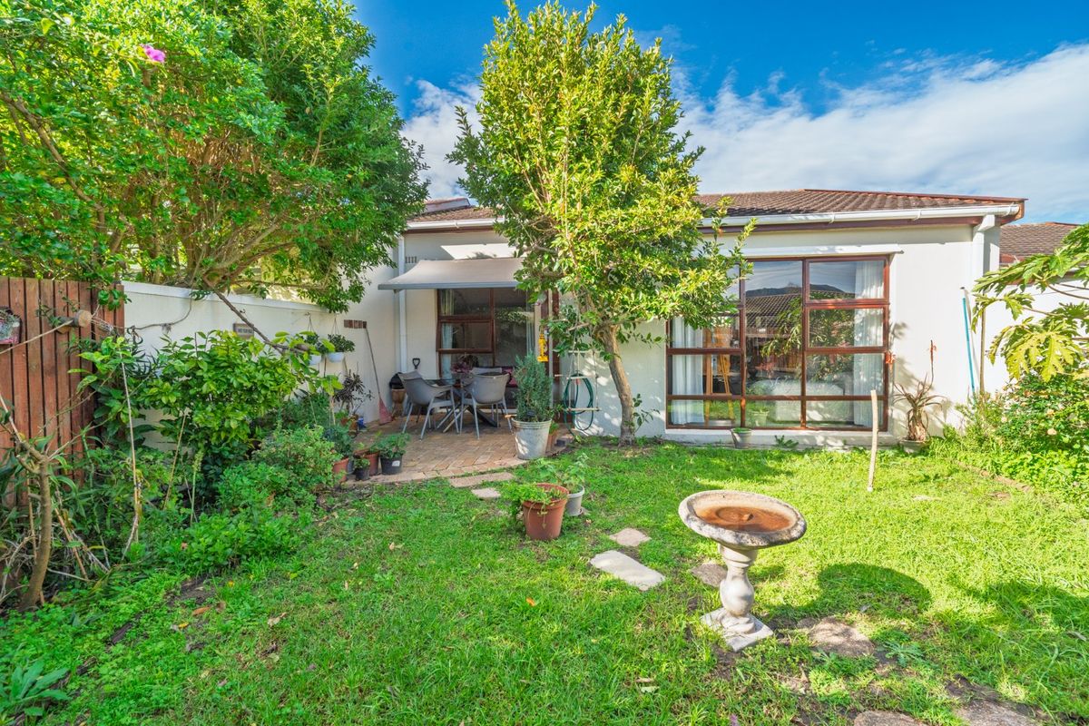 Rare Opportunity to Renovate & Grow in One of Plumstead's Best-Kept Estates - Photo 4