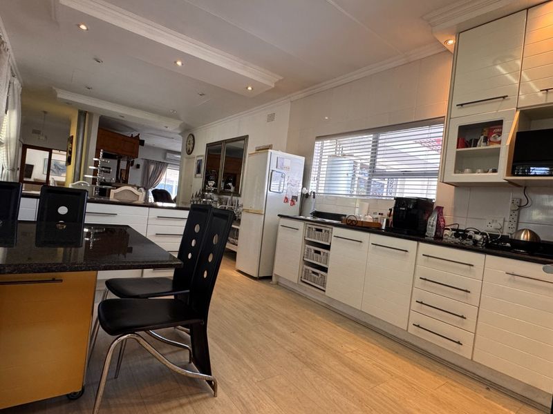 Luxury living refined in Three Rivers Proper - Photo 7