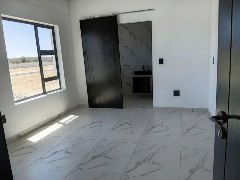 Where Eco-Smart Meets High-End: A New Standard for Sandown Living - Photo 5
