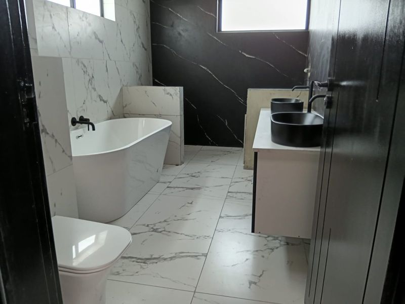 Where Eco-Smart Meets High-End: A New Standard for Sandown Living - Photo 7