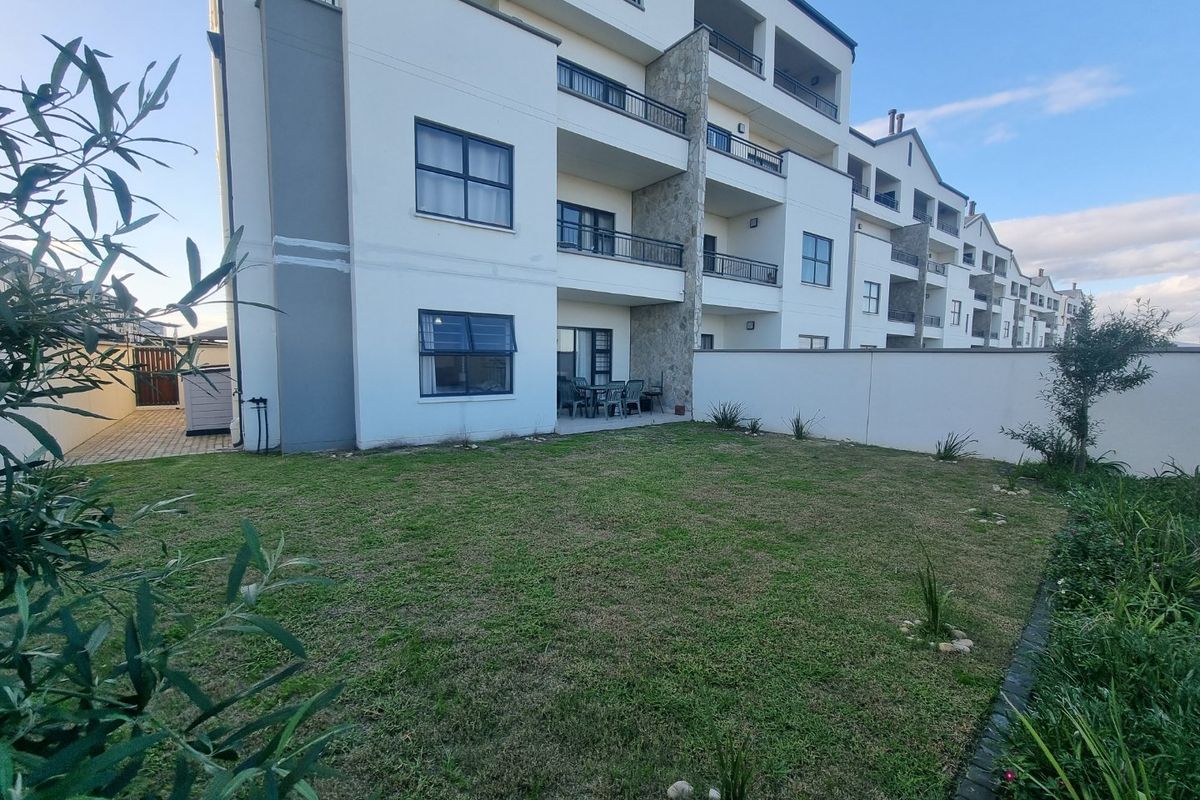 3 bedroom ground floor apartments with 2 bathrooms - Photo 2