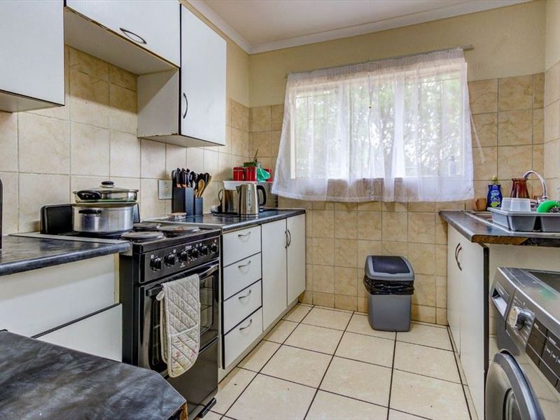 Comfortable Family Home with Great Potential - Photo 1