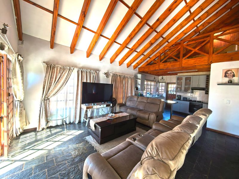 Comfortable Family Home with Great Potential - Photo 9