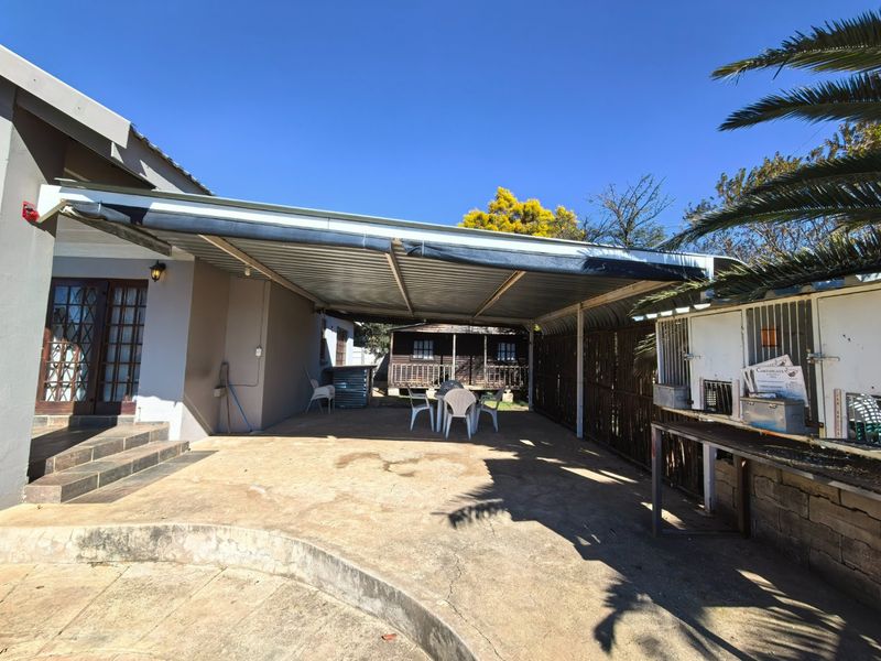 Comfortable Family Home with Great Potential - Photo 4