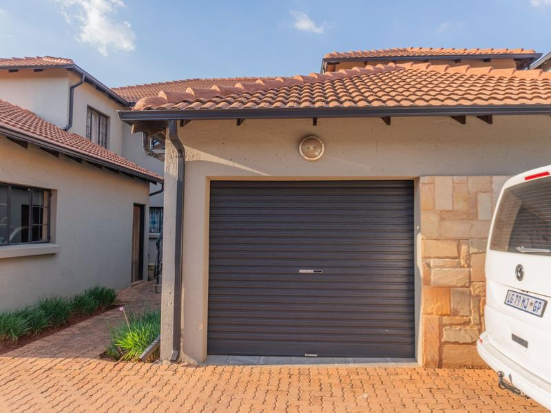 2bedroom Townhouse  - Photo 2
