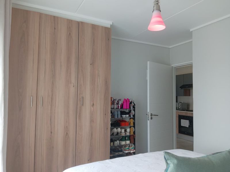 Modern 1 Bed, 1 Bath with Balcony & Full Lifestyle Centre. - Photo 7