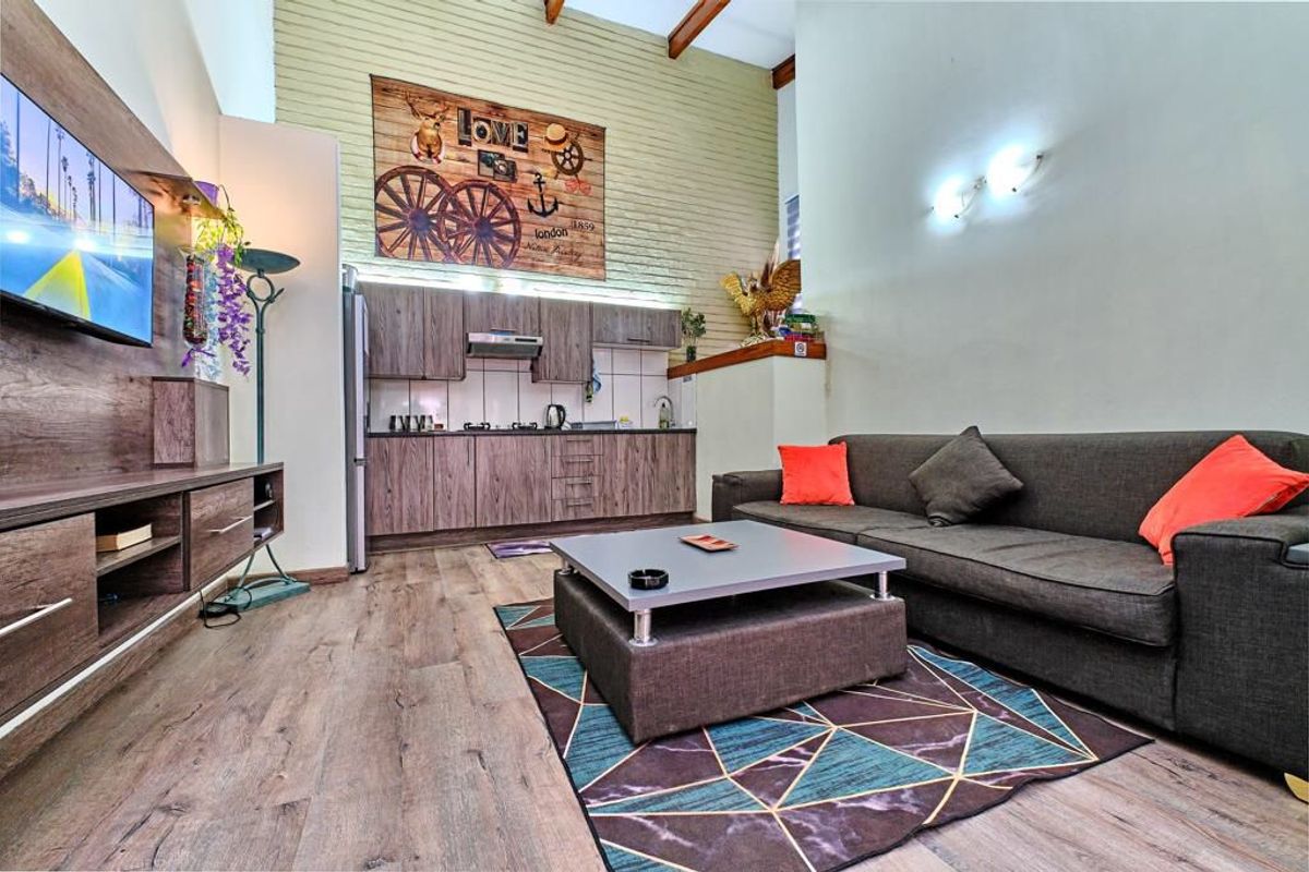 Stunningly Furnished 2-Bedroom Apartment in Secure Complex - Photo 5