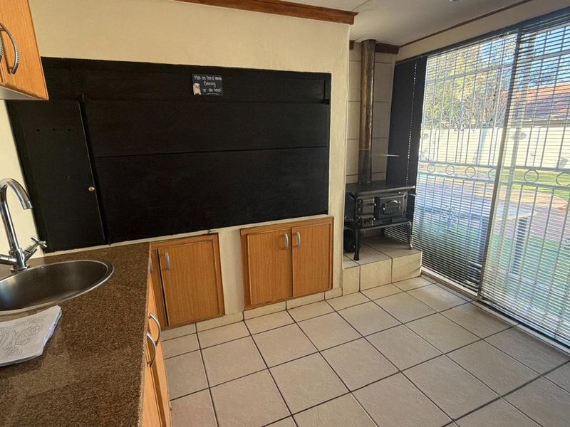 Phenomenal Home with everything to offer  - Photo 7