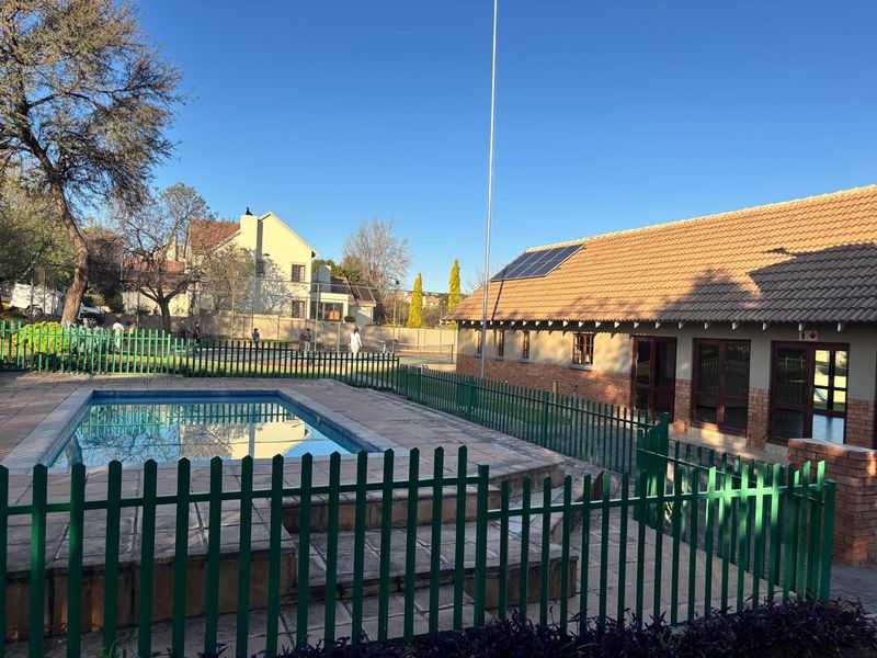 Modern Duplex 3-Bedroom Home To Let in Brooklands Lifestyle Estate, Centurion - Photo 3