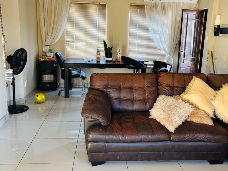 Modern Duplex 3-Bedroom Home To Let in Brooklands Lifestyle Estate, Centurion - Photo 10