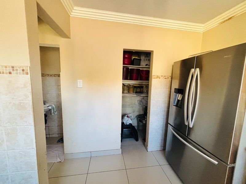 Modern Duplex 3-Bedroom Home To Let in Brooklands Lifestyle Estate, Centurion - Photo 9