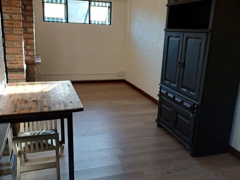 Stunning 1-Bedroom Cottage To Let in Kloof – Available Immediately - Photo 6