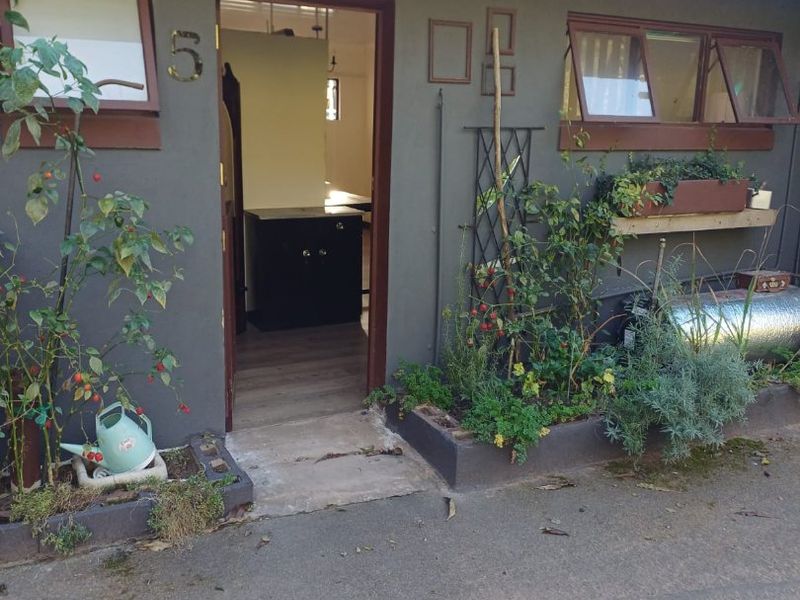 Stunning 1-Bedroom Cottage To Let in Kloof – Available Immediately - Photo 1