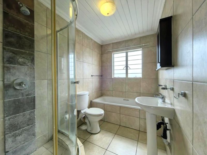 Modern 2-Bedroom Apartment To Let in Secure Westwood Manor Estate - Photo 7