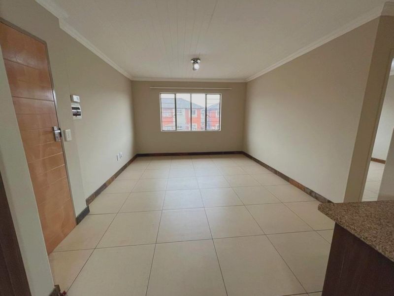 Modern 2-Bedroom Apartment To Let in Secure Westwood Manor Estate - Photo 6