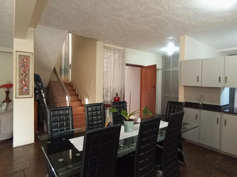 5 bedroom, 2 bathroom townhouse in Arcadia  - Photo 8