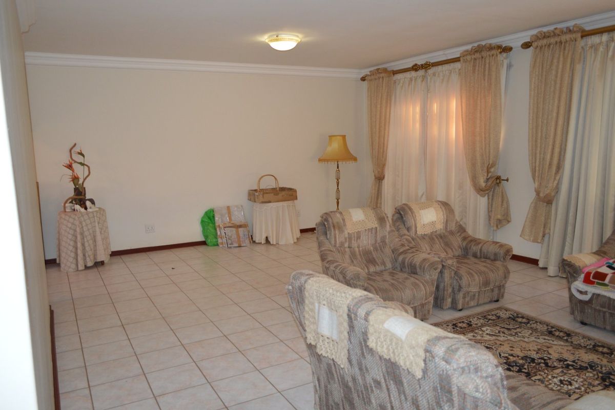 Elegant Estate Living in a Prestigious Wilkoppies Complex Heart & Home Realty – Your Home His Blessing - Photo 5