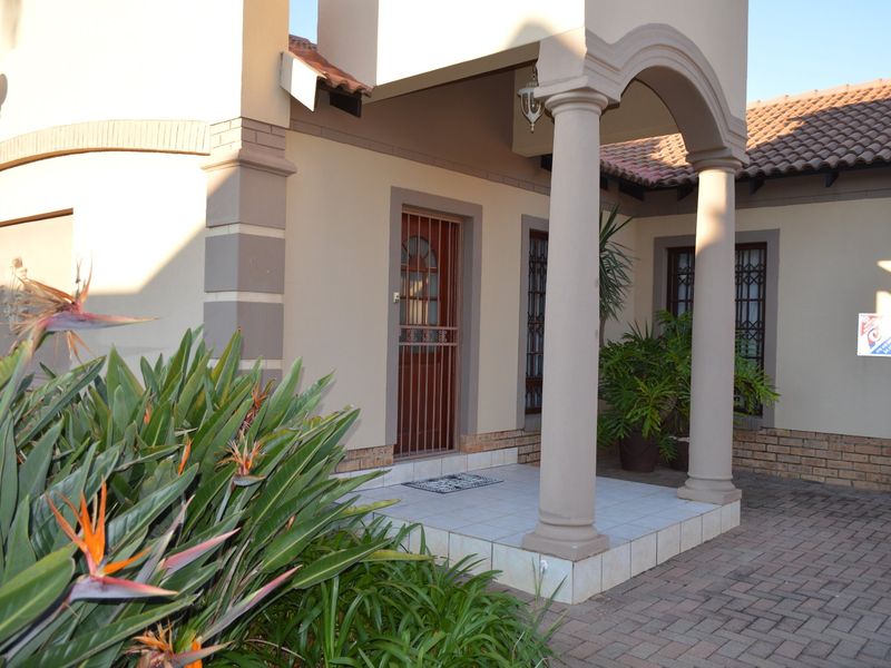 Elegant Estate Living in a Prestigious Wilkoppies Complex Heart & Home Realty – Your Home His Blessing - Photo 1