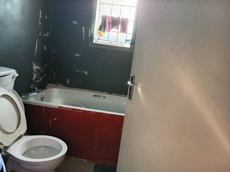2 Bedroom Maisonette for sale in Forest Village - Photo 5