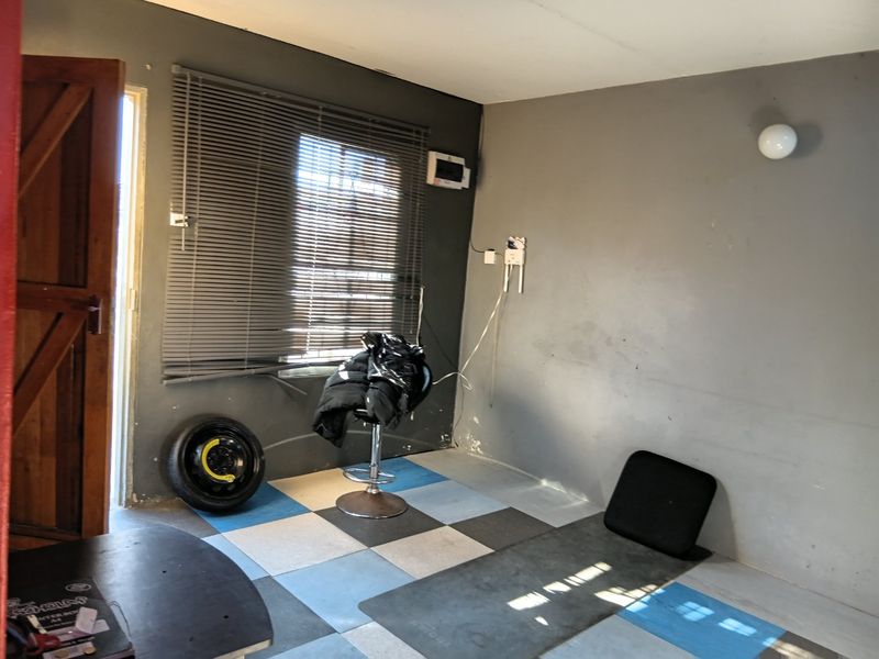 2 Bedroom Maisonette for sale in Forest Village - Photo 4