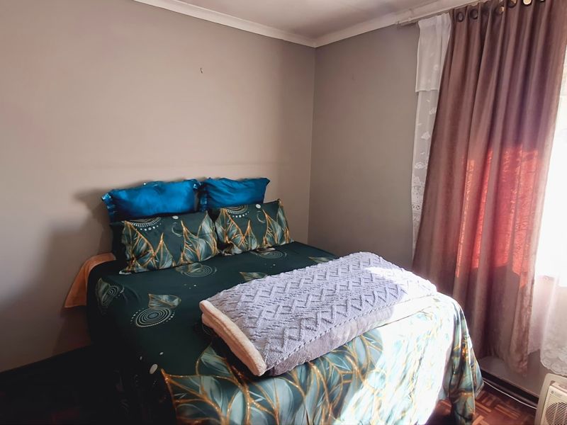 3 Bedrooms home for sale in Sasolburg close to high school and primary school  - Photo 8