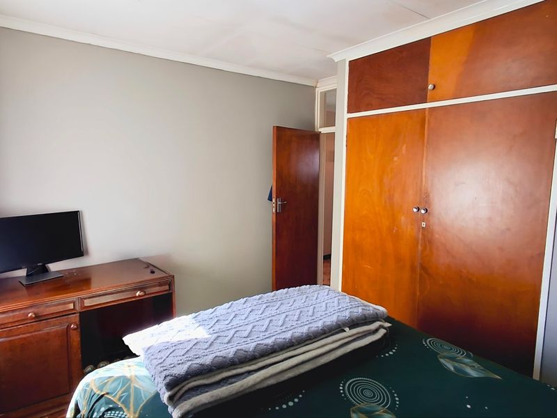 3 Bedrooms home for sale in Sasolburg close to high school and primary school  - Photo 9