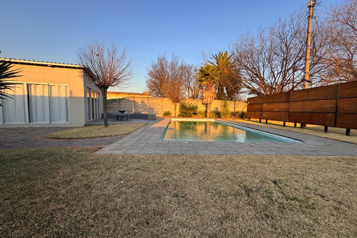Turn the key to this home with heart in Three Rivers - Photo 3