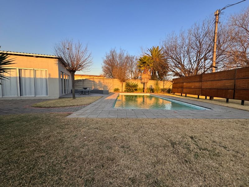 Turn the key to this home with heart in Three Rivers - Photo 3