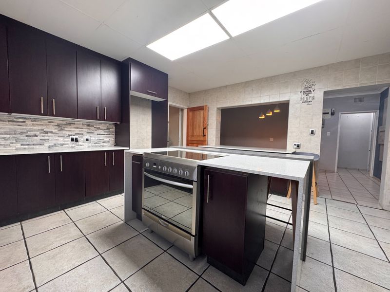 Turn the key to this home with heart in Three Rivers - Photo 2