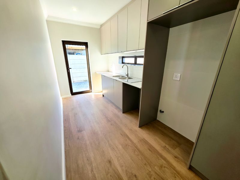 Spacious Family Home to Rent — Secure Parklands Close, Freshly Revamped - Photo 5