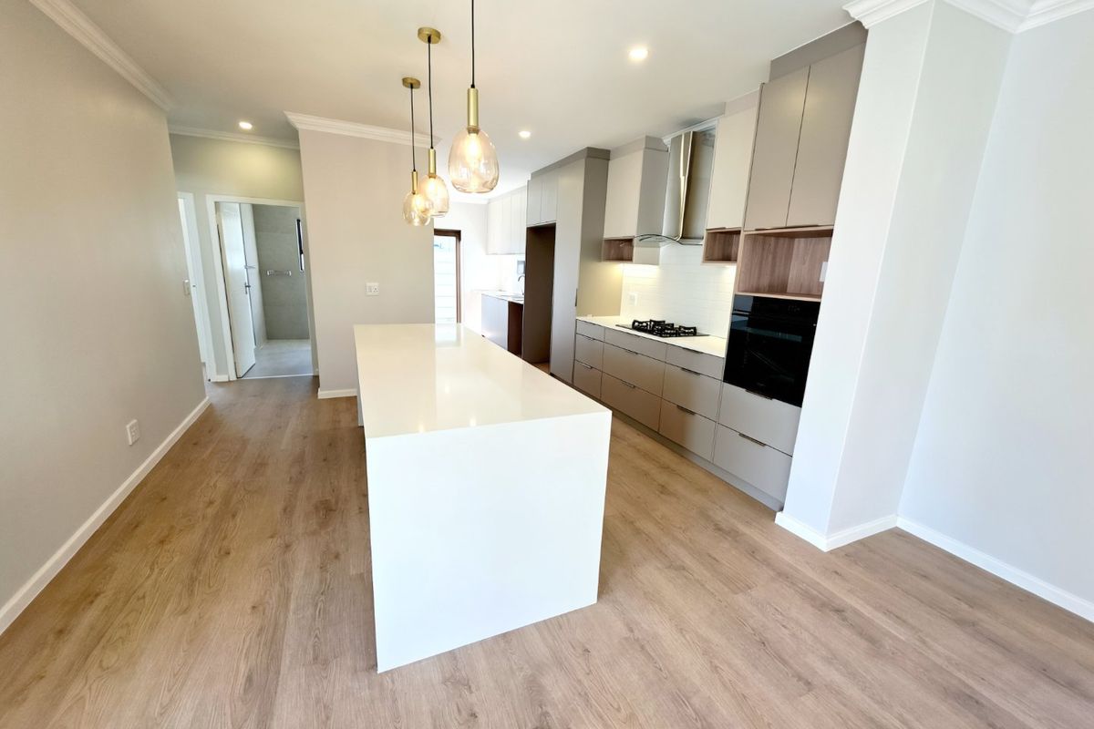Spacious Family Home to Rent — Secure Parklands Close, Freshly Revamped - Photo 3