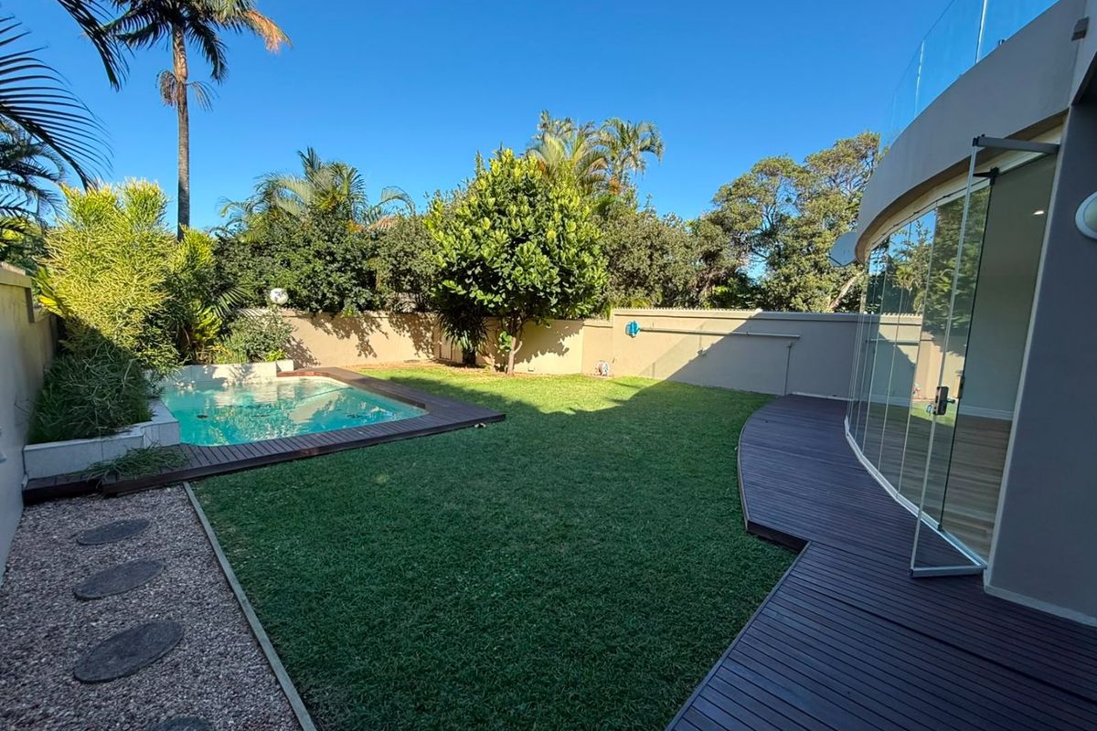 To let in Umhlanga, Frontline 3 bedroom pet friendly apartment. - Photo 3