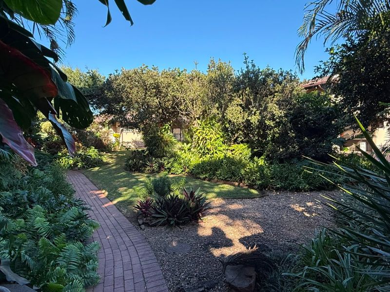 To let in Umhlanga, Frontline 3 bedroom pet friendly apartment. - Photo 7