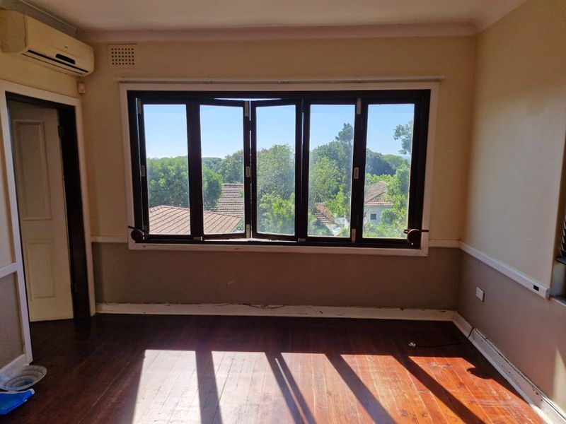To let in Durban North, Spacious, pet friendly family home in Athlone with flatlet - Photo 9