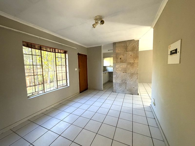 2-Bedroom Townhouse to Rent in Highveld - Photo 9