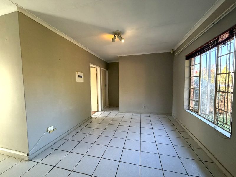 2-Bedroom Townhouse to Rent in Highveld - Photo 8