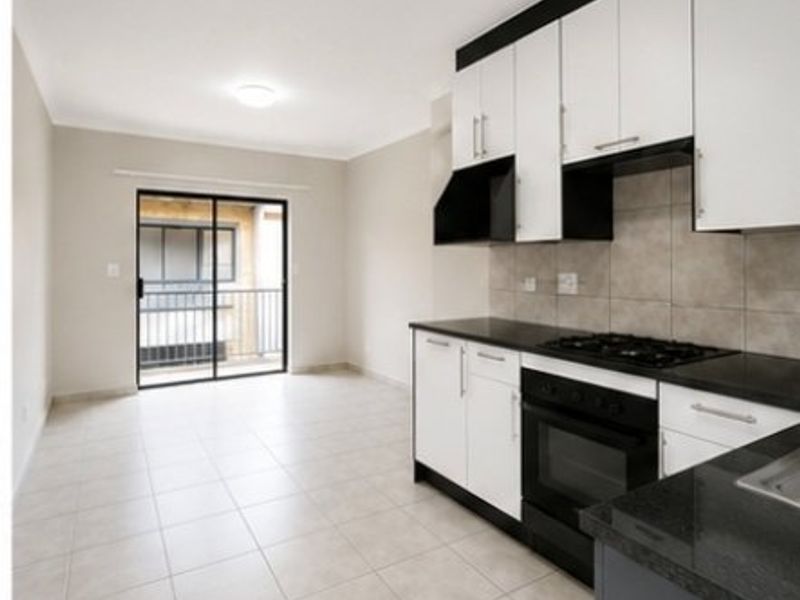 REAL ESTATE SERVICES WELCOMES YOU TO THIS AFFORDABLE 3 BEDROOM APARTMENT  - Photo 5